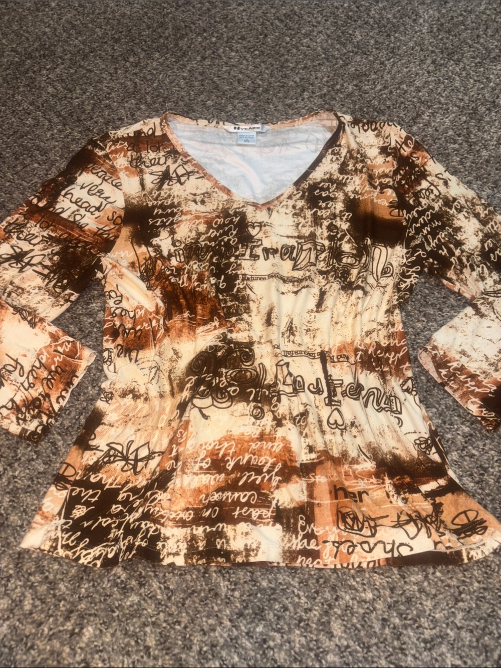 Script-Print V-Neck Long Sleeve Top - Brown/Beige